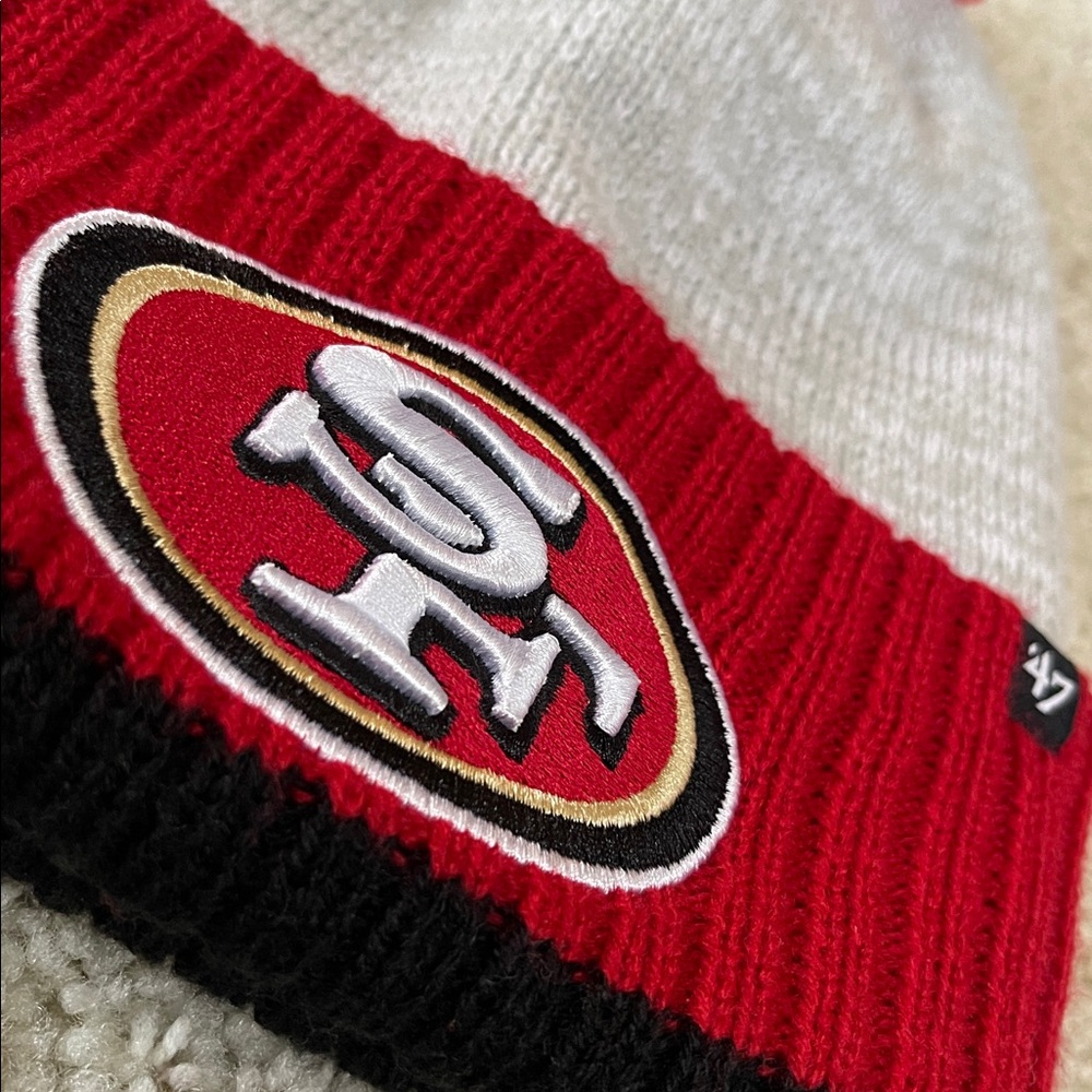 NWT NFL COZY SF 49ERS BEANIE WINTER SAN FRANCISCO CHRISTIAN MCCAFFEREY - Picture 4 of 7